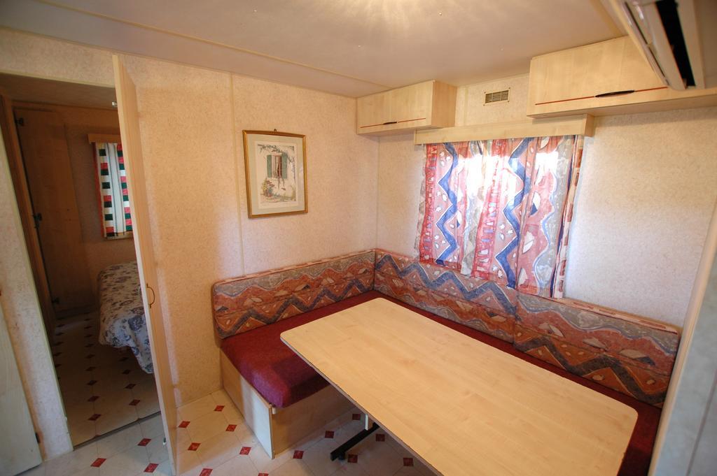 Camping Europa 2 Hotell Capoliveri  Exteriör bild